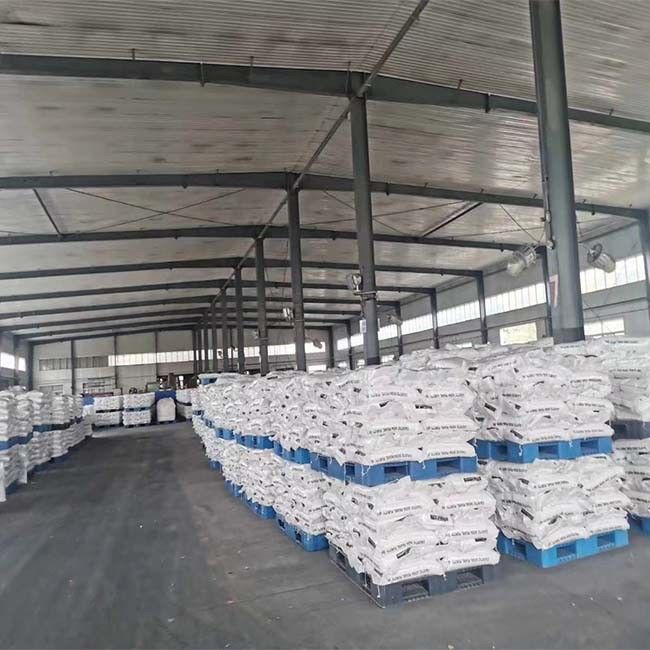 স্কিনকেয়ার NaOH CAS 1310-73-2-এ দ্রবণীয় ক্ষার 99% কস্টিক সোডা ফ্লেক্স সোডিয়াম হাইড্রক্সাইড